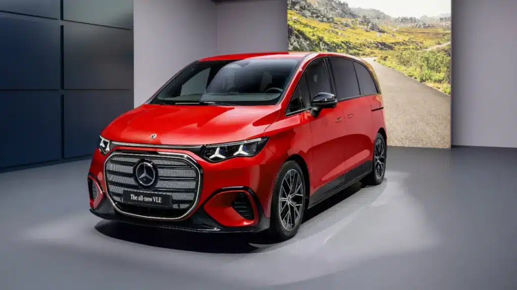 Mercedes-Benz VLE määrittää luksuksen uudelleen – tällä VIP-autolla kuljetetaan pian maailmantähtiä Mercedes-Benz VLE