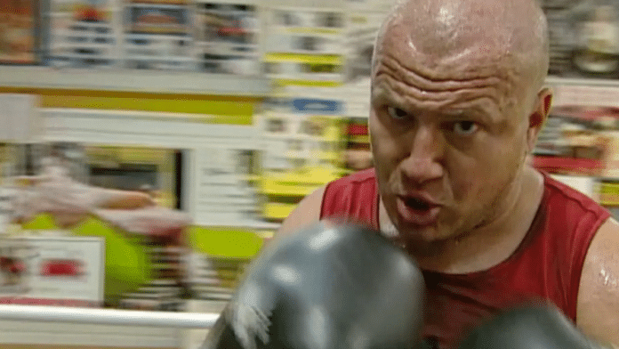 Tony Halme nyrkkeilee