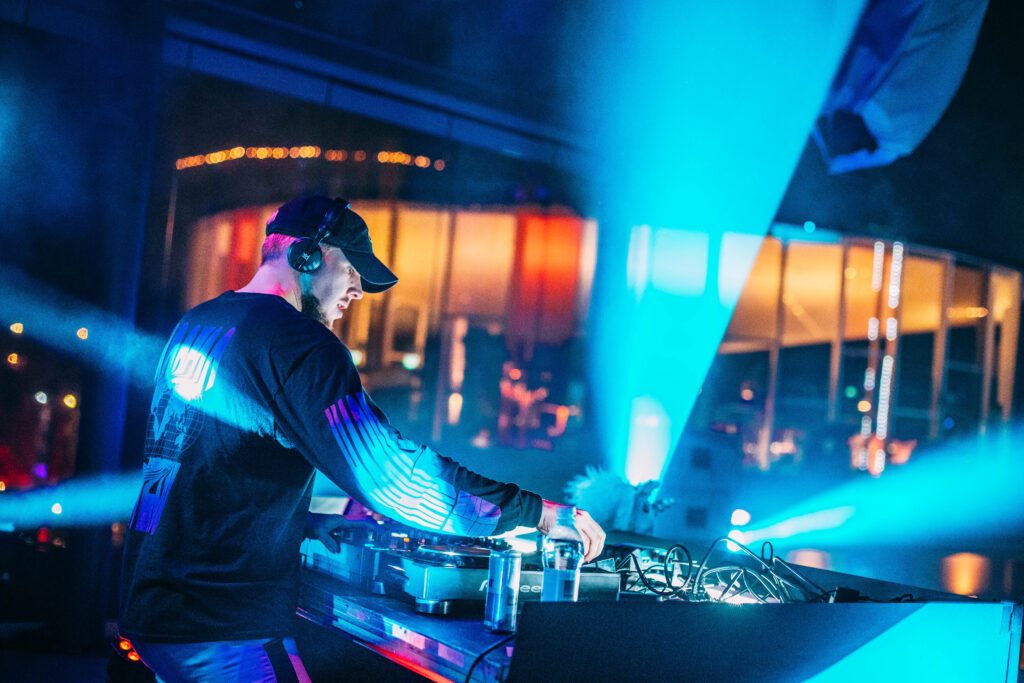 DJ Rony Rex: Koulukiusaaminen jätti traumaoireet – "Tuska palasi, kun minusta tuli isä" DJ Rony Rex