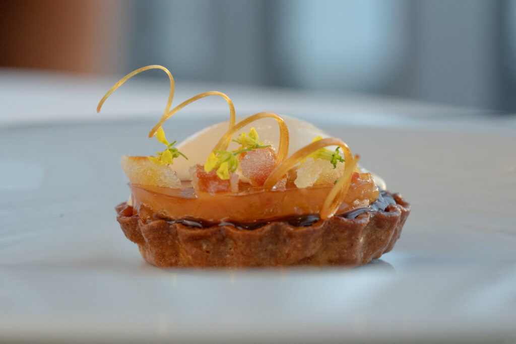 Tommi Tuominen tavoittelee Demolle toista Michelin-tähteä: "Olen tällainen keittiöiden Kimi Räikkönen" Demon alkuapala