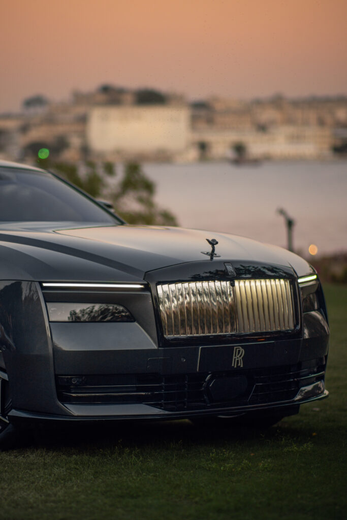 Rolls-Royce Spectre koeajossa – miltä tuntuu 440 000 € sähköauto? Rolls Royce Spectre