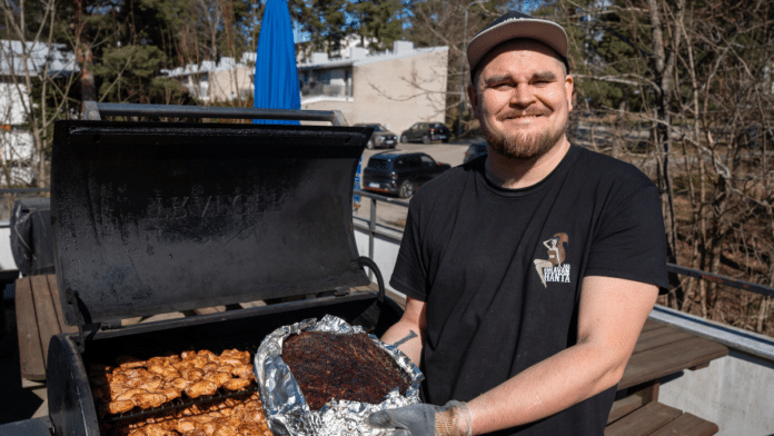 BBQ ravintola Espoo Smokin Squirrel brisket savustus