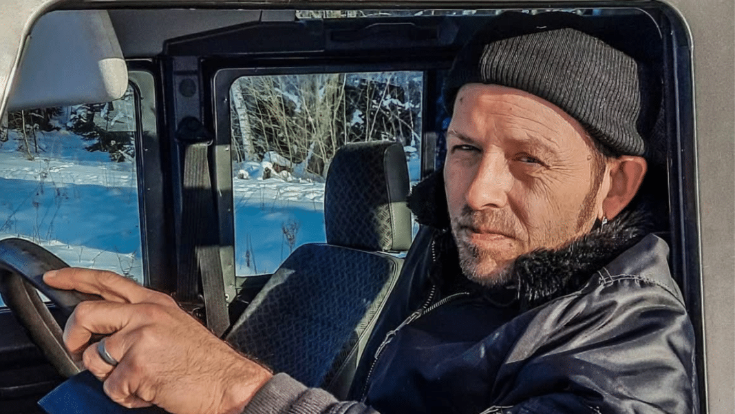 Timo Lavikainen ja Land Rover Defender