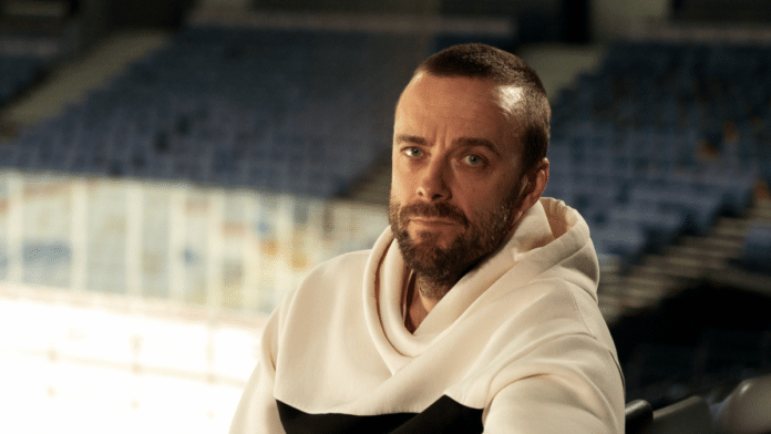 Ville Leino Veikkaus-areenan katsomossa