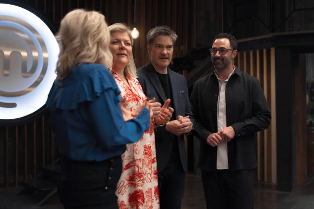 MasterChef Suomi -ohjelman jaksossa Andy Allen tuomaroi ruokia yhdessä Vappu Pimiän, Helena Puolakan ja Henri Alénin kanssa.