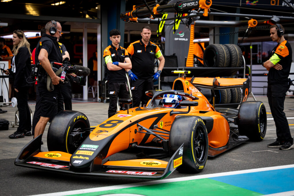 Onko Tuukka Taposen F1-unelma vaarassa? Kuljettaja antaa suoran vastauksen Tuukka Taponen Melbournessa