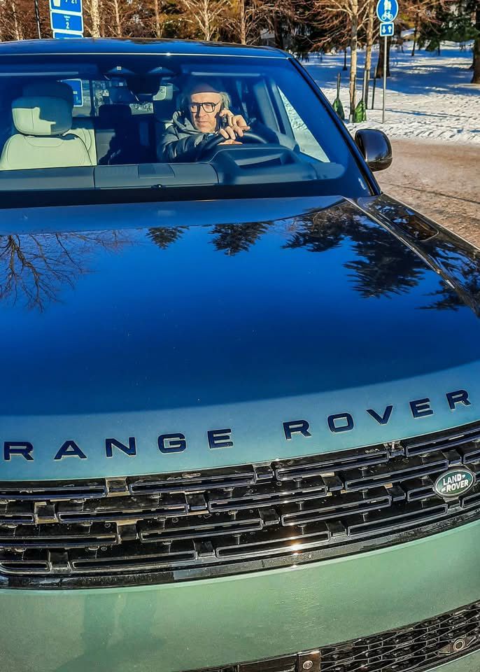 Kape Aihinen ja Range Rover Sport