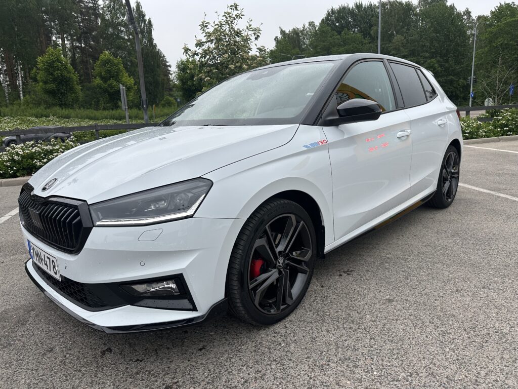 Skoda Fabia 130 koeajo: Kaikkien aikojen nopein Fabia on rallivoittajien sukua Skoda Fabia 130