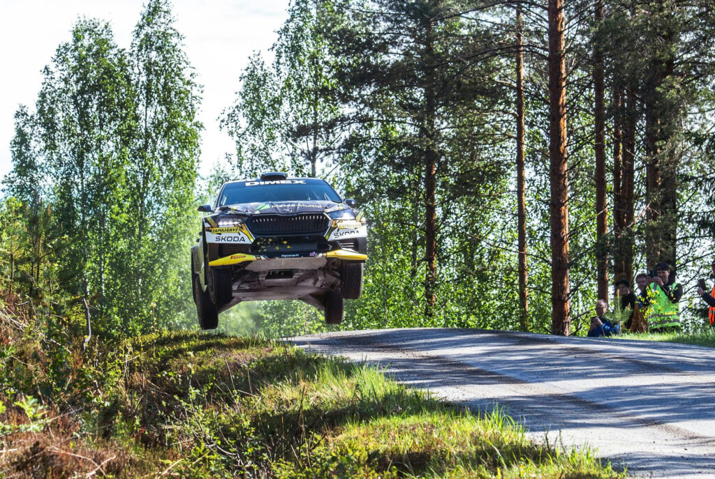 Skoda Fabia 130 koeajo: Kaikkien aikojen nopein Fabia on rallivoittajien sukua Esapekka Lappi ja Skoda Fabia