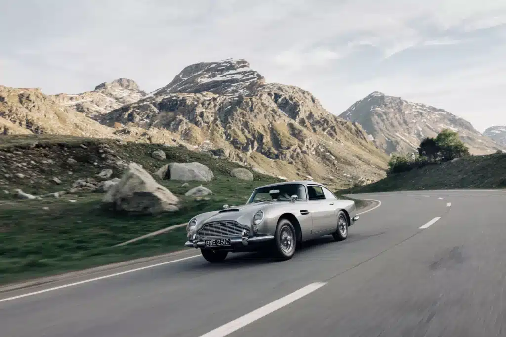 Breitling palauttaa James Bondin unohdetun kellon – mukana Aston Martin DB5 Aston Martin DB5 liittyy Breitling Top Time -kellon James Bond -historiaan