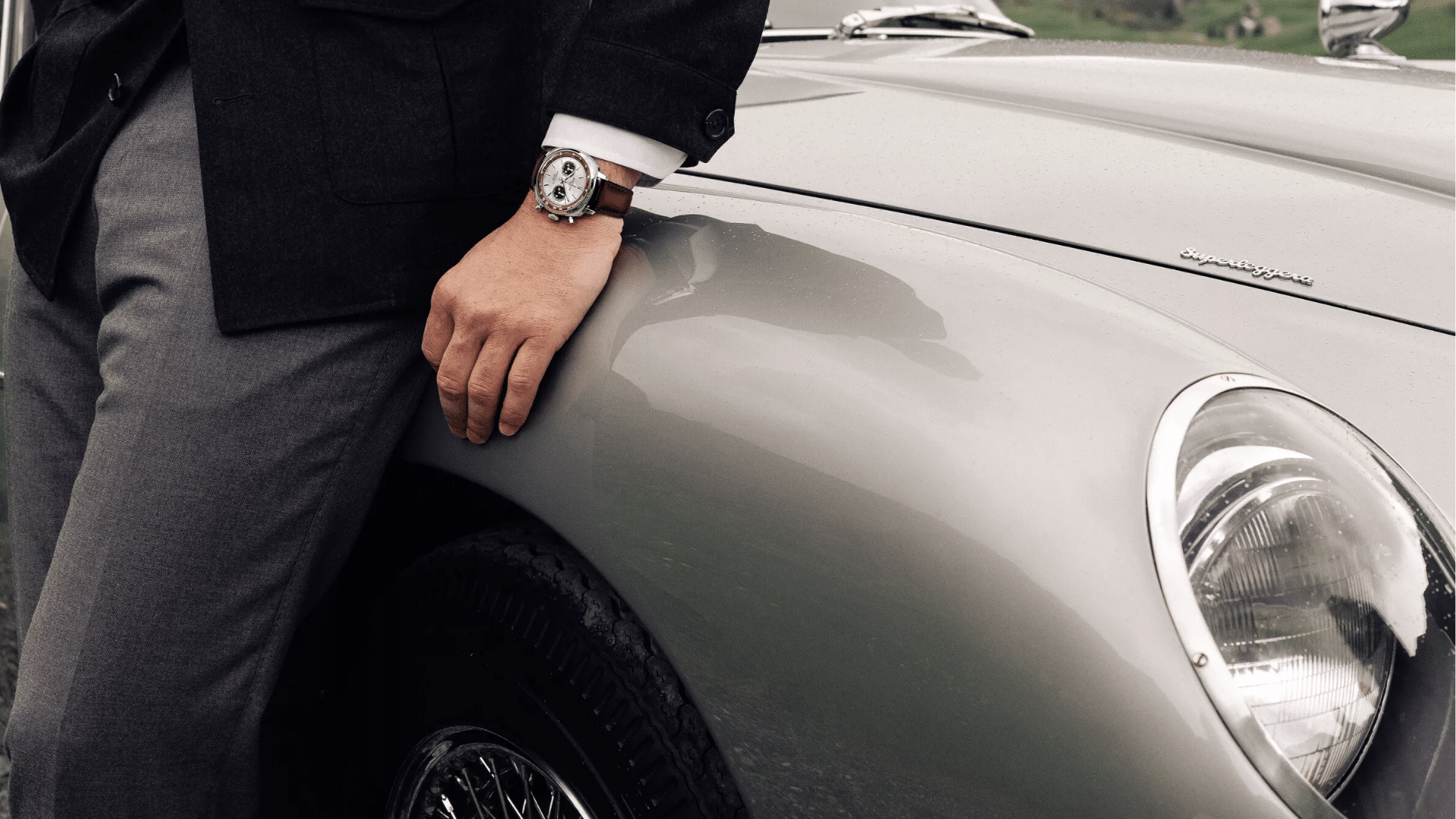 Breitling Top Time Aston Martin DB5 on James Bondin Thunderball-kelloon viittaava kronografi