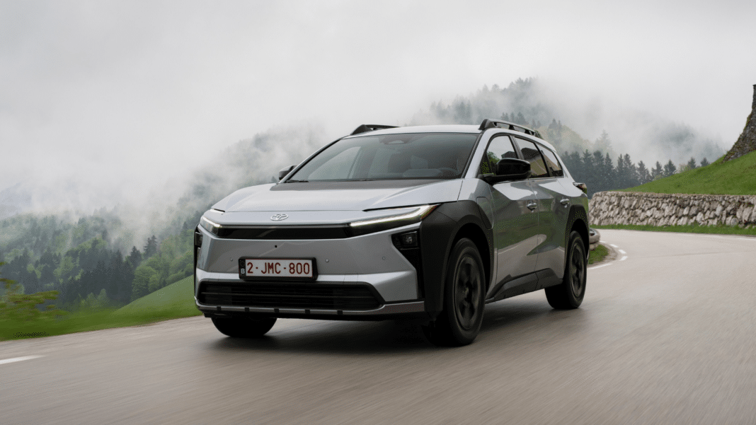 Toyota bZ4X – sähköautojen ensirekisteröinnit Suomessa 2026 ovat kasvaneet voimakkaasti.