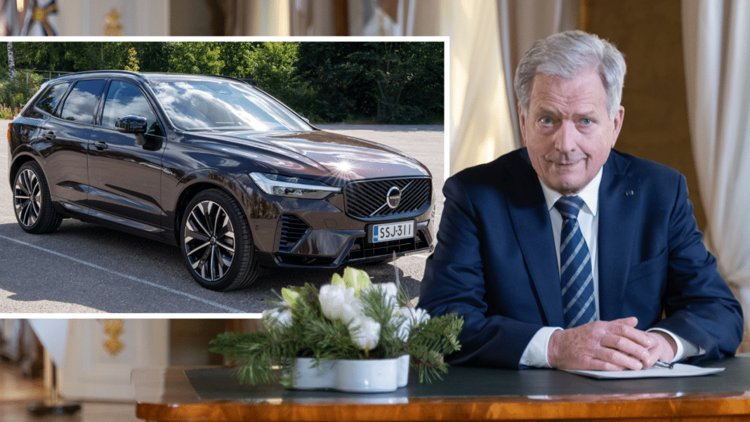 Presidentti Sauli Niinistö ja Volvo XC60 -auto