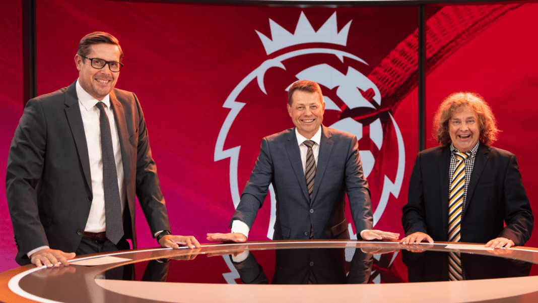 Mika Kottila, Ville Klinga ja Pasi Rautiainen Viaplayn Valioliiga 2026-2027 studiossa
