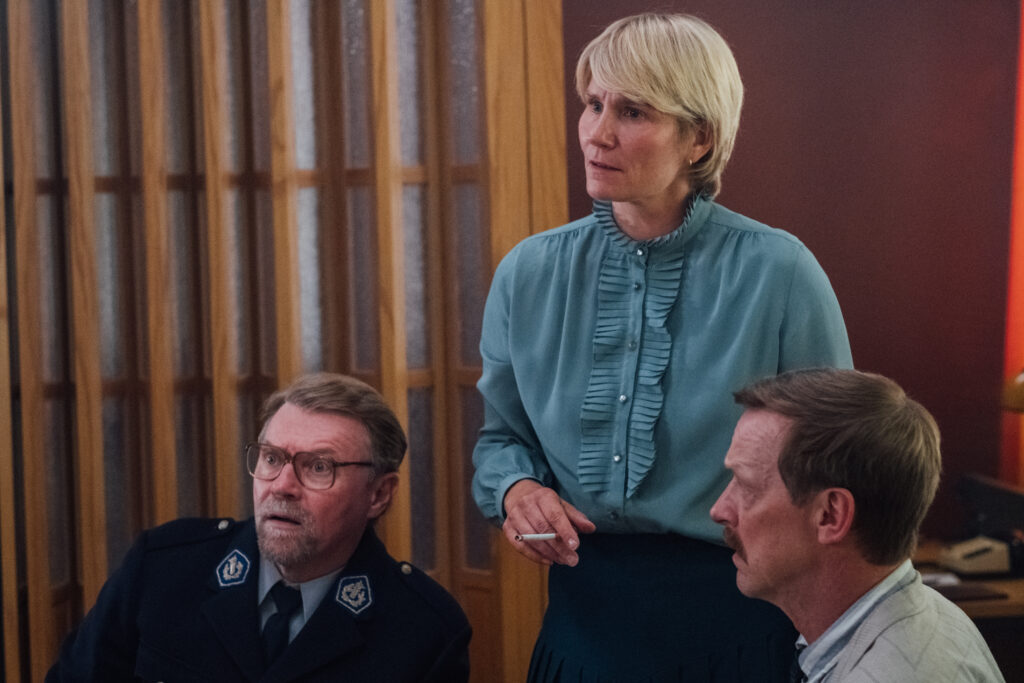 Räjähdyspiste-sarja sukeltaa Mikkelin panttivankidraamaan – tästä siinä oli kyse Laura Malmivaara, Marko Keskitalo ja Esa Latva-Äijö Räjähdyspiste-sarjassa.