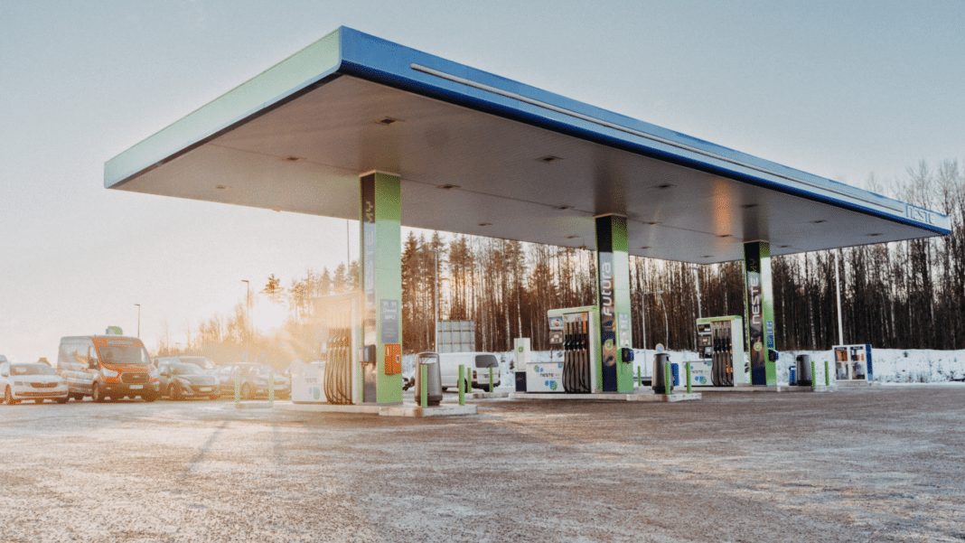 dieselin hinta Suomessa ja polttoaine, Huoltoasema Suomessa