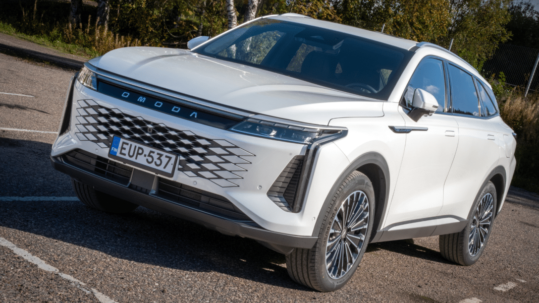 Omoda 9 PHEV koeajossa Suomessa